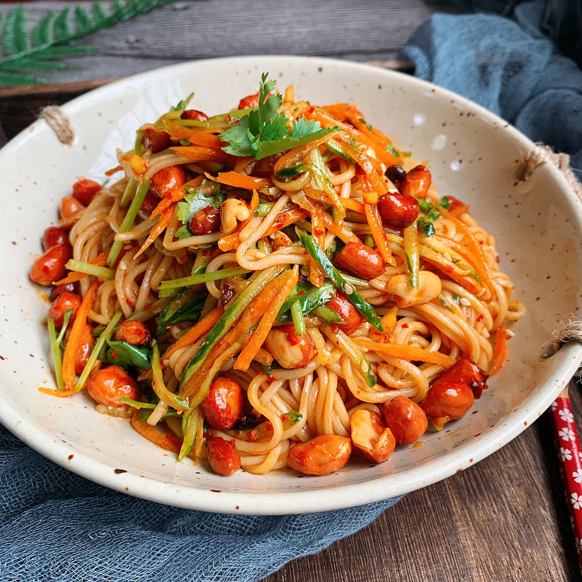 详细阅读:酸辣凉拌面:酸辣开胃又解腻,好吃到一扫而光! 酸辣凉拌面:酸辣开胃又解腻,好吃到一扫而光!