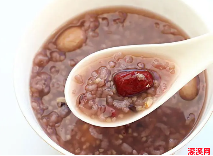 详细阅读:八宝粥的做法大全,这样做的八宝粥粘糯香滑 八宝粥的做法大全,这样做的八宝粥粘糯香滑