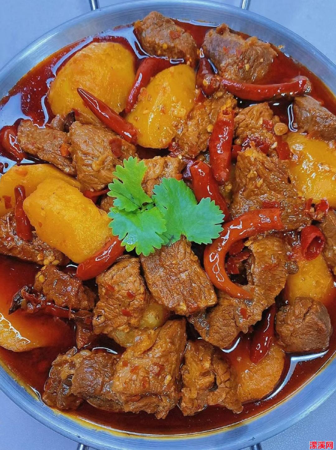 经典家常土豆炖牛肉，鲜香浓郁