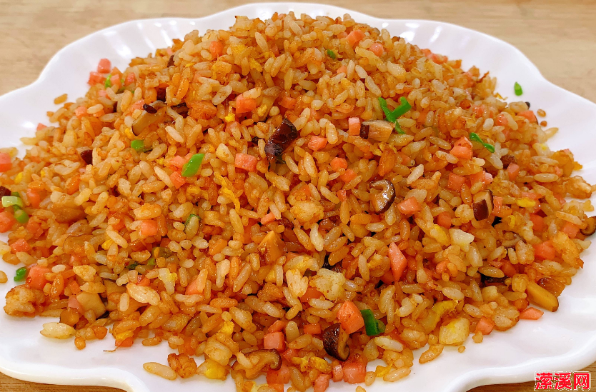 酱油炒饭做法全部教程，酱油炒饭怎么炒成一粒一粒的