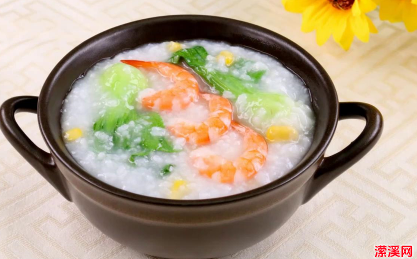 生滚鲜虾粥的做法，料超足鲜到炸裂的自制鲜虾时蔬粥