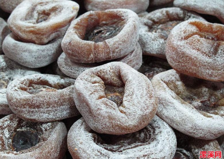 详细阅读:柿饼怎么做好吃,这样做出的柿饼果肉软糯香甜 柿饼怎么做好吃,这样做出的柿饼果肉软糯香甜