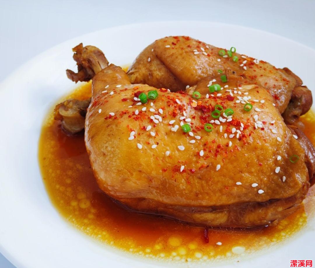 金黄酥脆外皮，香气四溢窑鸡腿