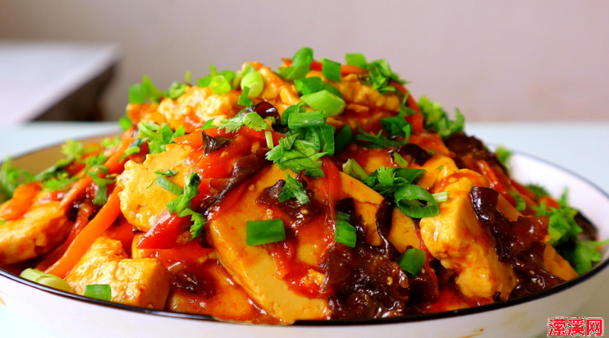比炖肉还好吃的豆腐做法，口水直流啊！