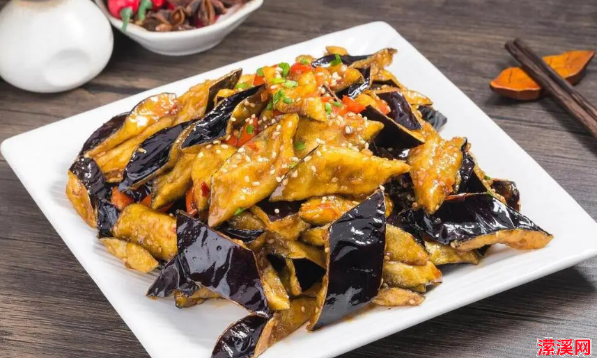 酱香四溢，茄子也能这么诱人，酱烧茄子的诱惑
