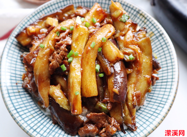 教你如何做酱烧茄子，不仅轻松易学，还能满足你的味蕾