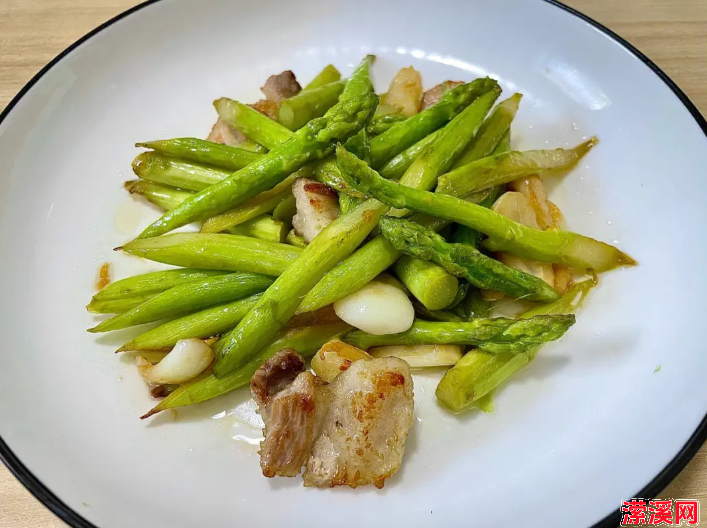 芦笋这样做营养又简单！6种家常做法，一看就会！