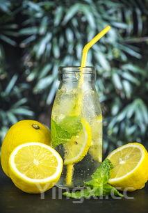 可乐鸡翅的做法步骤视频，可乐鸡翅家常做法播放