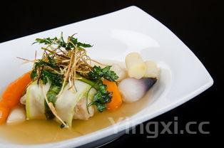 清炖排骨莲藕汤的做法,清炖排骨莲藕汤的做法?怎么去腥又保持鲜味