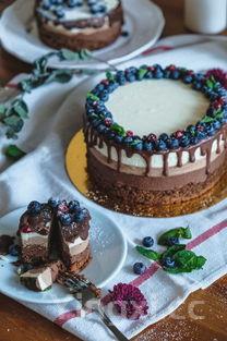 家庭自制葡萄酒的危害，家庭自制葡萄酒的危害多久要喝完