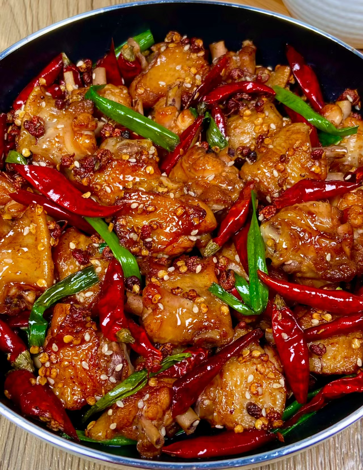辣子鸡的做法和配方,正宗的辣子鸡做法原来这么简单,比饭店还要好吃!